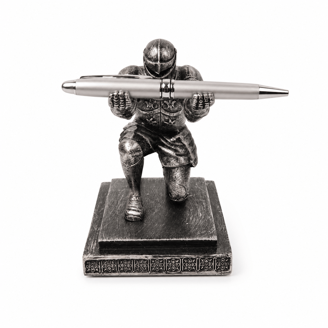CraftMystic Organizator birou Suport cu Pix / Stilou Cavaler Medieval din Rasina - Organizare Eleganta si Inspiratie pentru Birou